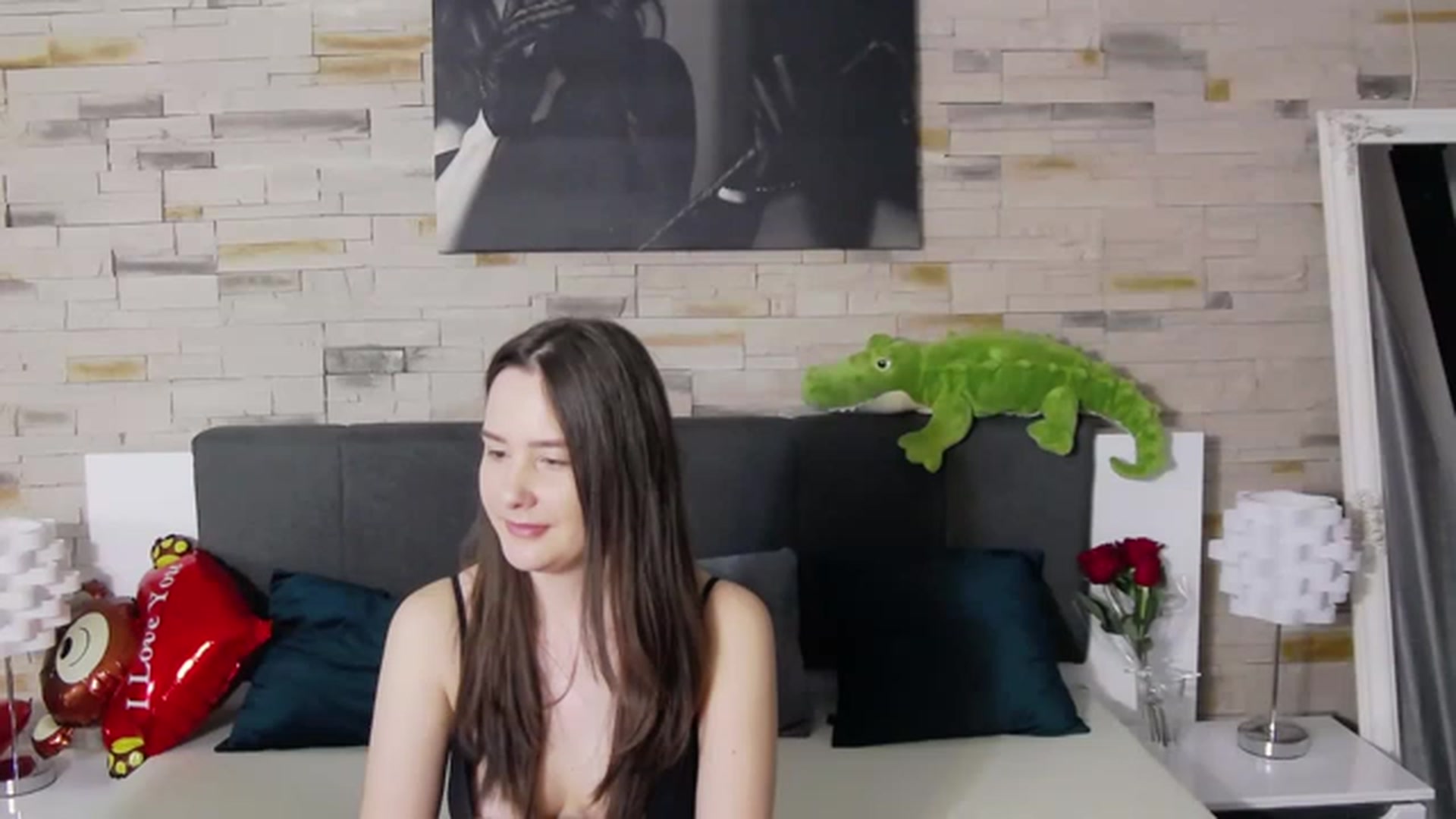 Gallery image thumbnail from Radiance's myfreecams stream on, 02/17/2023, 18:22 image 2 of 20
