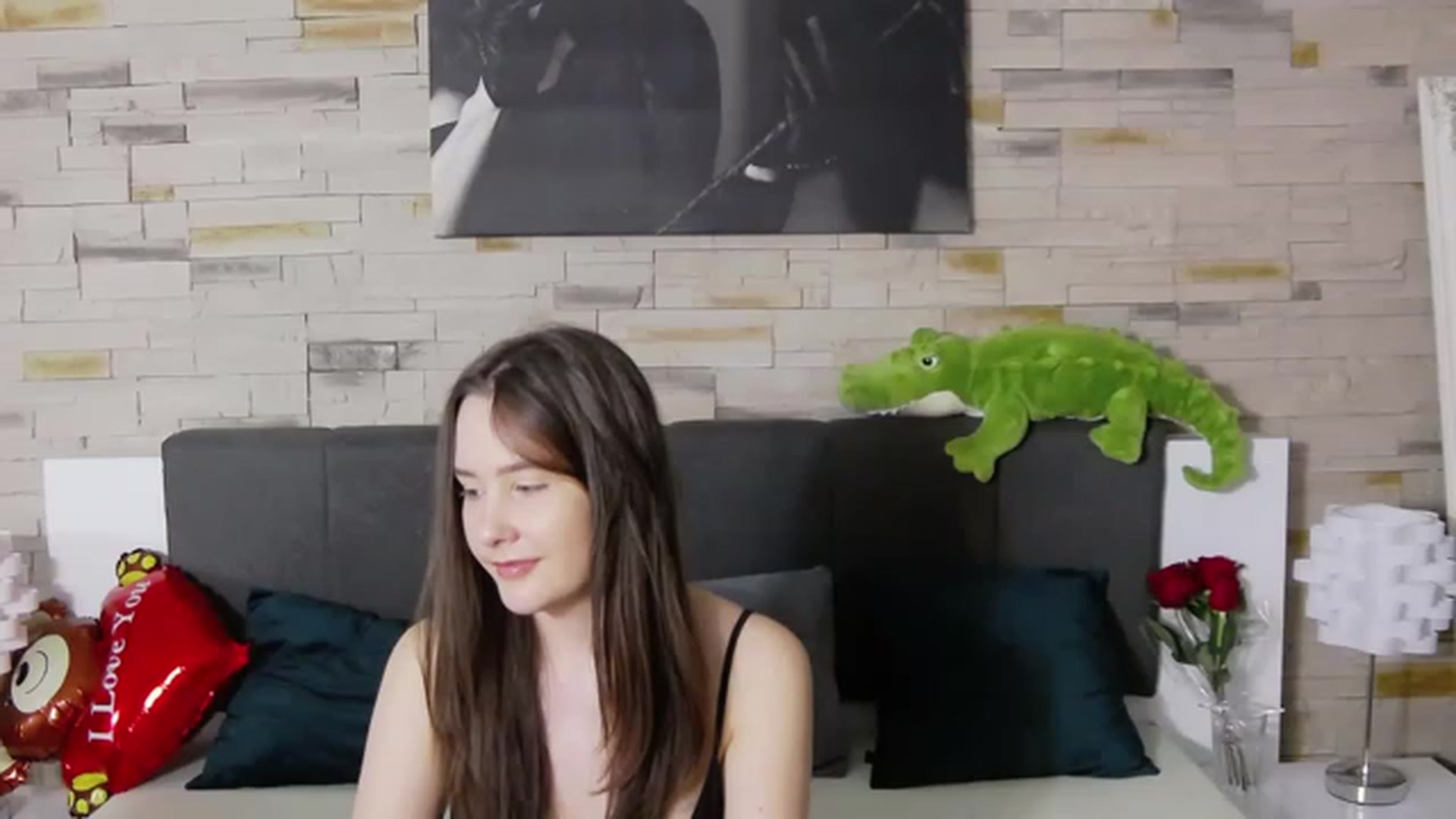 Gallery image thumbnail from Radiance's myfreecams stream on, 02/17/2023, 18:22 image 10 of 20