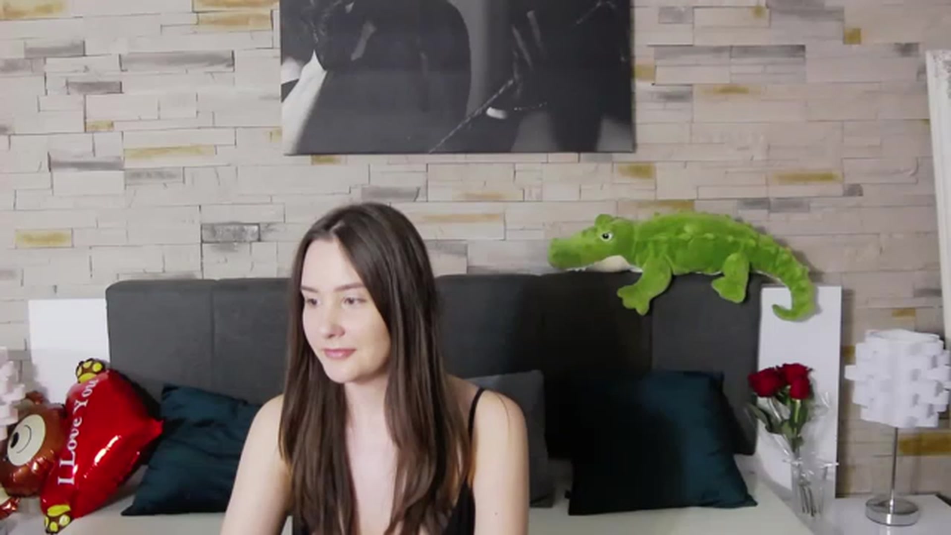 Gallery image thumbnail from Radiance's myfreecams stream on, 02/17/2023, 18:22 image 6 of 20