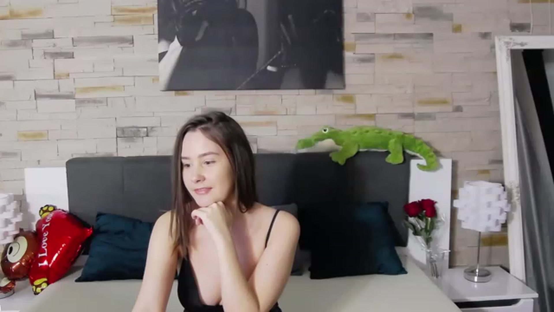 Gallery image thumbnail from Radiance's myfreecams stream on, 02/17/2023, 20:31 image 15 of 20