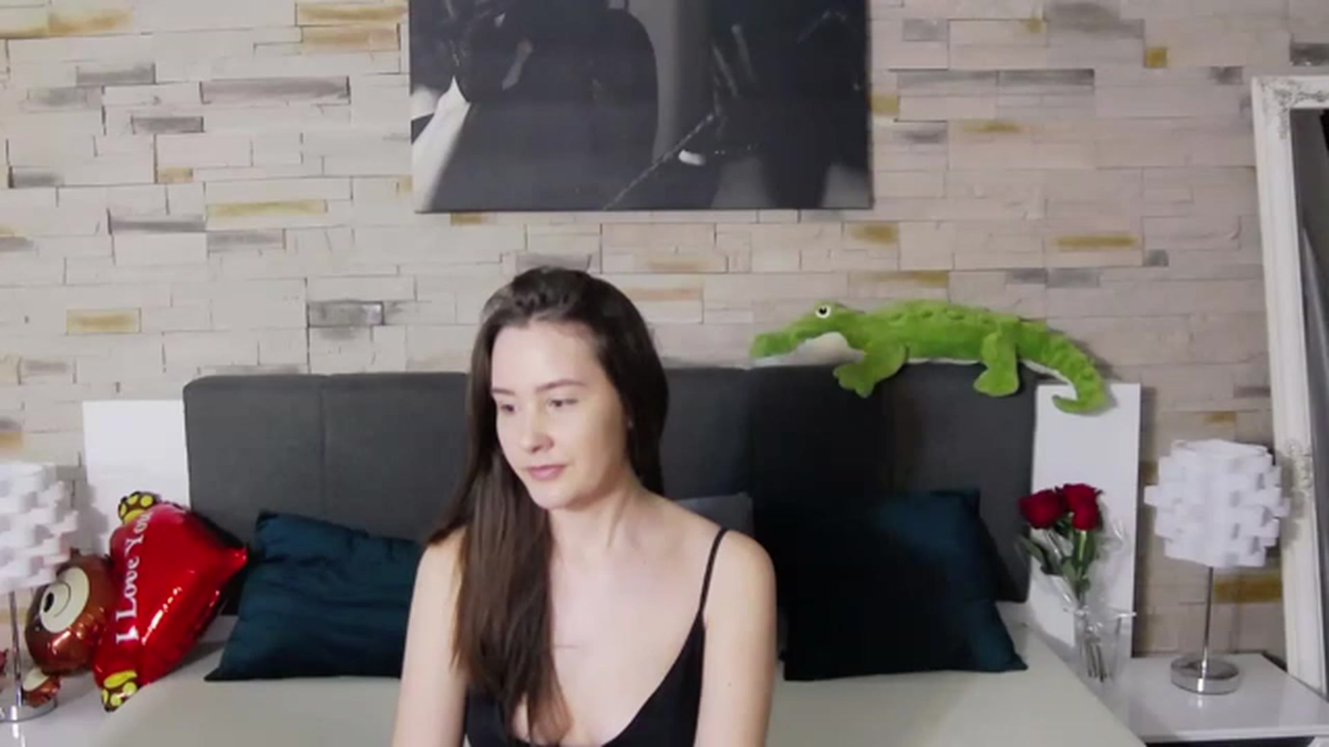 Gallery image thumbnail from Radiance's myfreecams stream on, 02/17/2023, 20:31 image 13 of 20