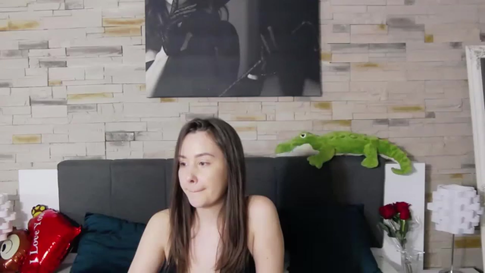 Gallery image thumbnail from Radiance's myfreecams stream on, 02/17/2023, 20:31 image 6 of 20