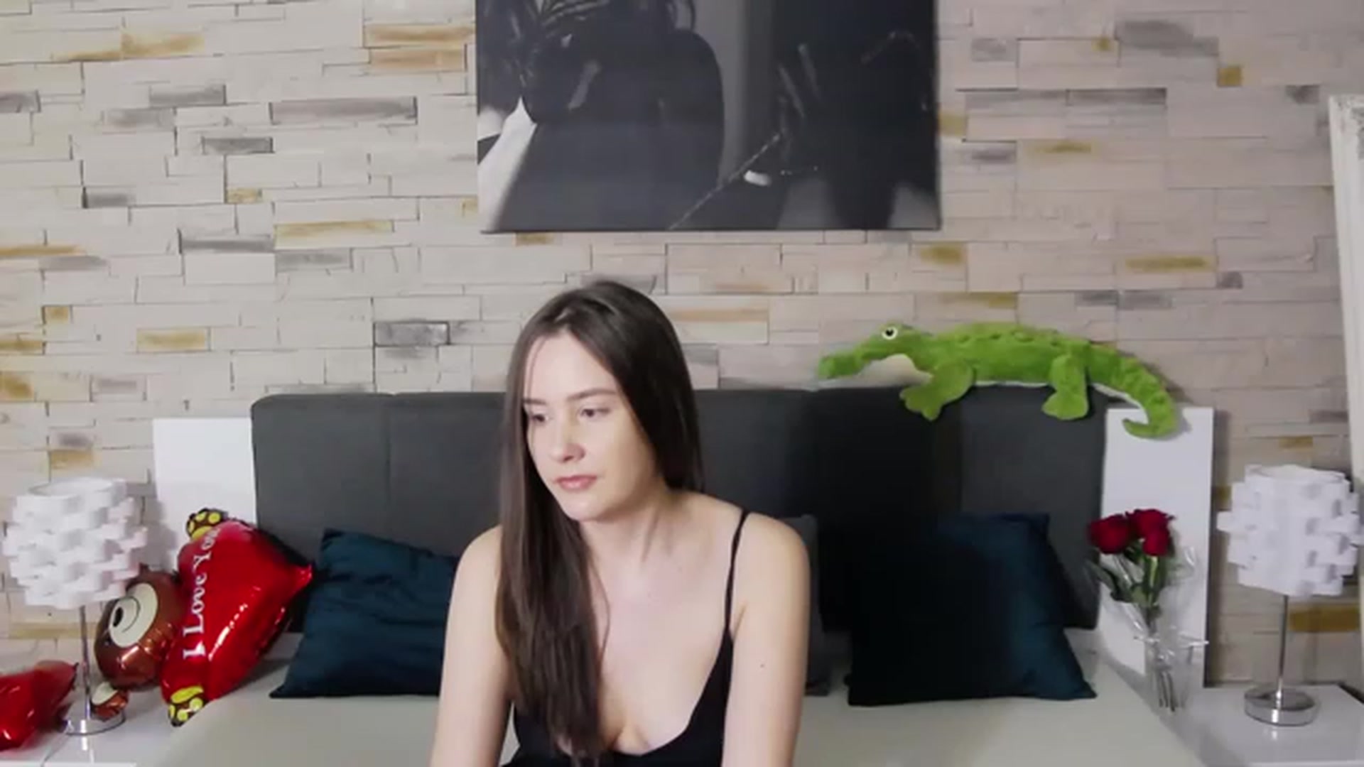 Gallery image thumbnail from Radiance's myfreecams stream on, 02/17/2023, 20:31 image 1 of 20