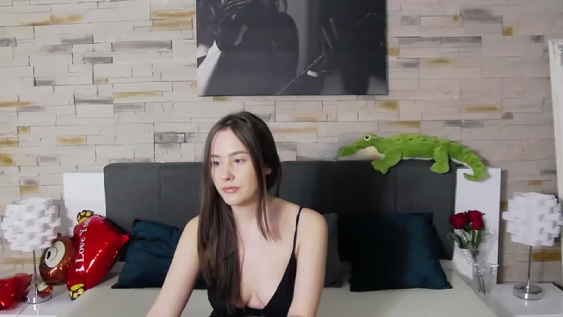 Gallery image thumbnail from Radiance's myfreecams stream on, 02/17/2023, 20:31 image 2 of 20