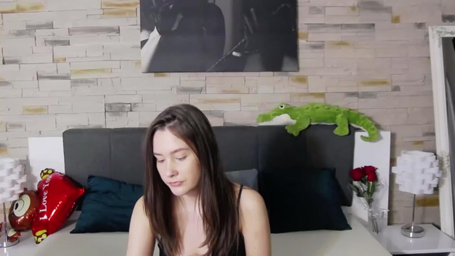 Gallery image thumbnail from Radiance's myfreecams stream on, 02/17/2023, 20:31 image 7 of 20