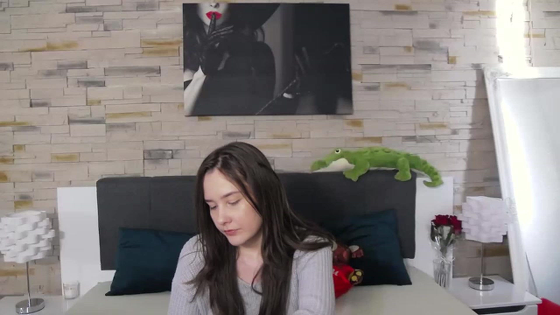 Gallery image thumbnail from Radiance's myfreecams stream on, 02/18/2023, 15:17 image 4 of 20