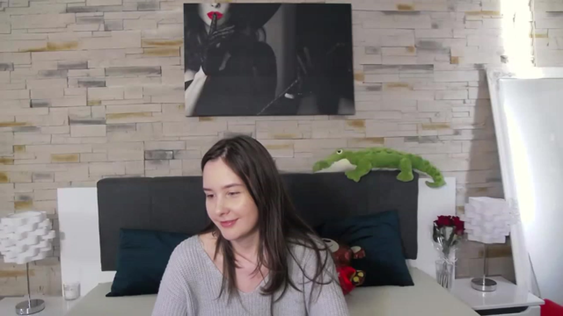 Gallery image thumbnail from Radiance's myfreecams stream on, 02/18/2023, 15:17 image 7 of 20