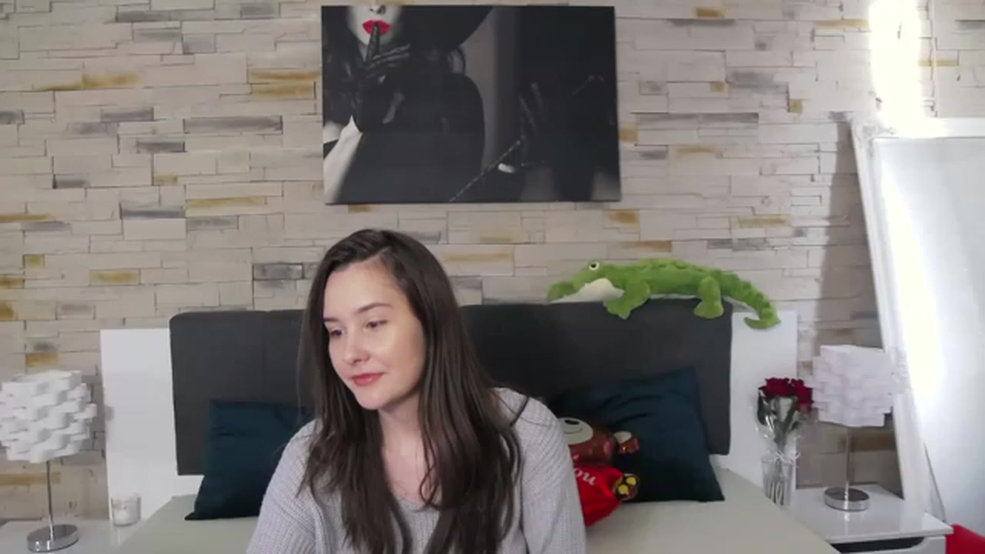 Gallery image thumbnail from Radiance's myfreecams stream on, 02/18/2023, 15:17 image 2 of 20