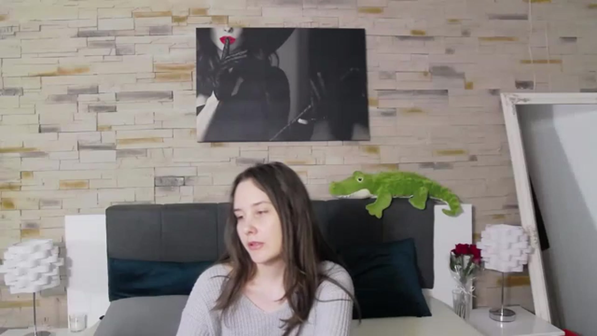 Gallery image thumbnail from Radiance's myfreecams stream on, 02/18/2023, 18:17 image 15 of 20