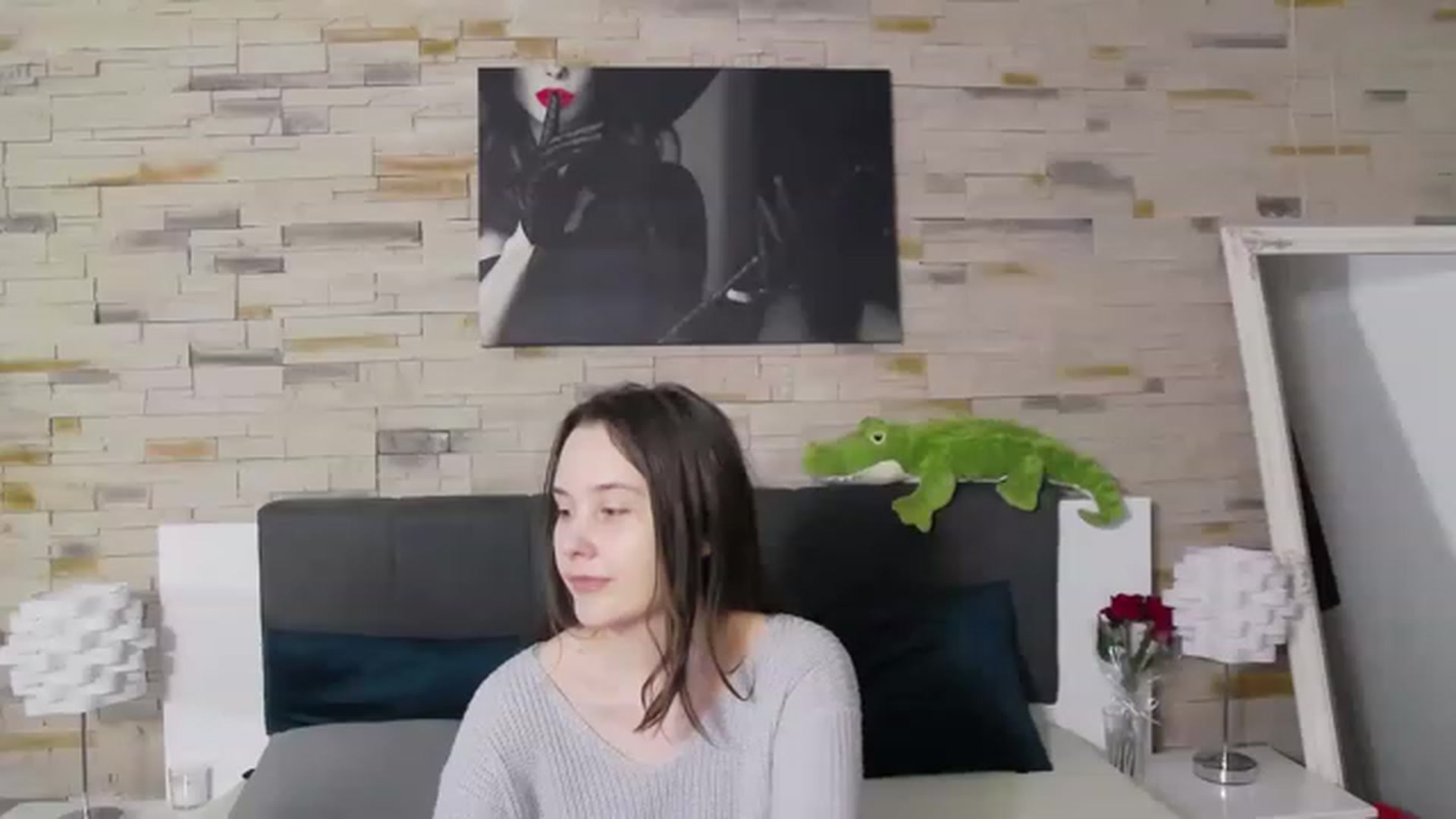 Gallery image thumbnail from Radiance's myfreecams stream on, 02/18/2023, 18:17 image 17 of 20