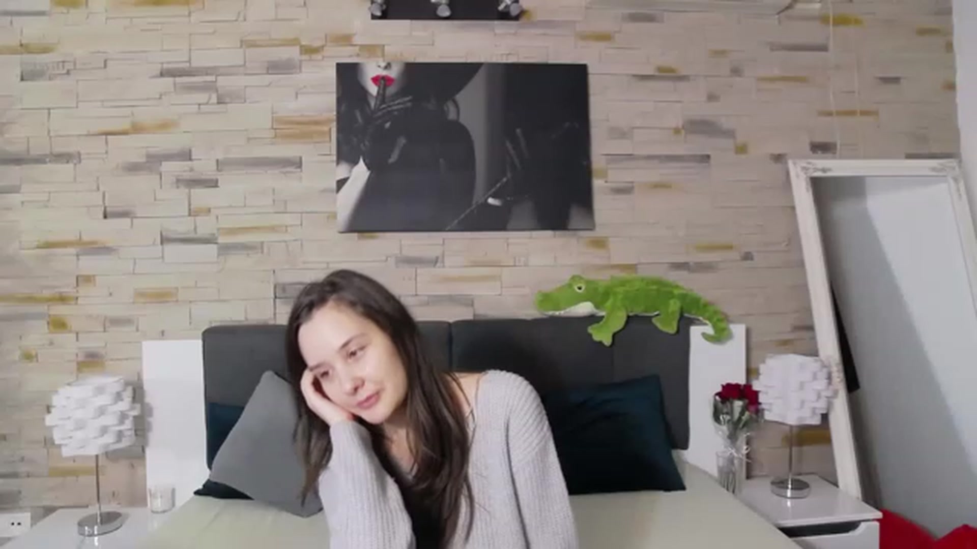 Gallery image thumbnail from Radiance's myfreecams stream on, 02/18/2023, 20:05 image 10 of 20