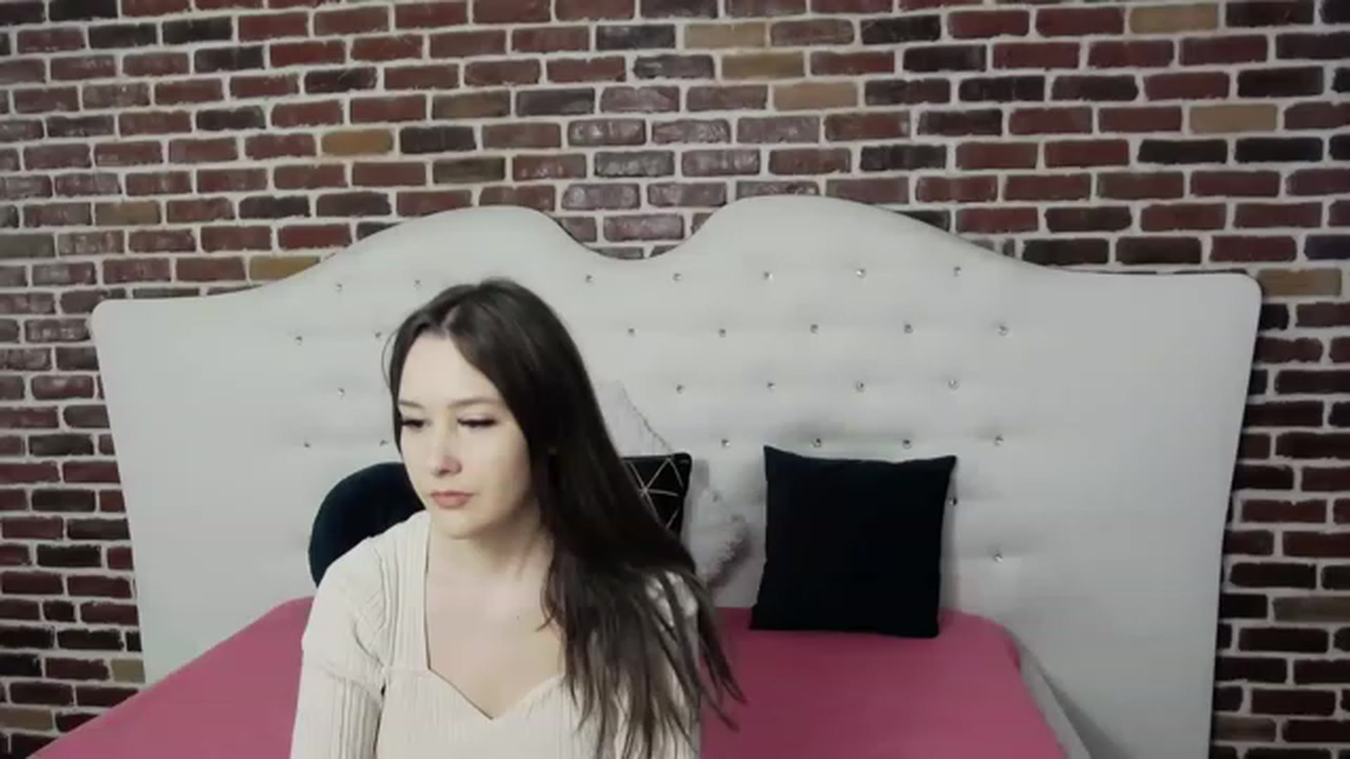 Gallery image thumbnail from Radiance's myfreecams stream on, 02/22/2023, 14:46 image 12 of 20
