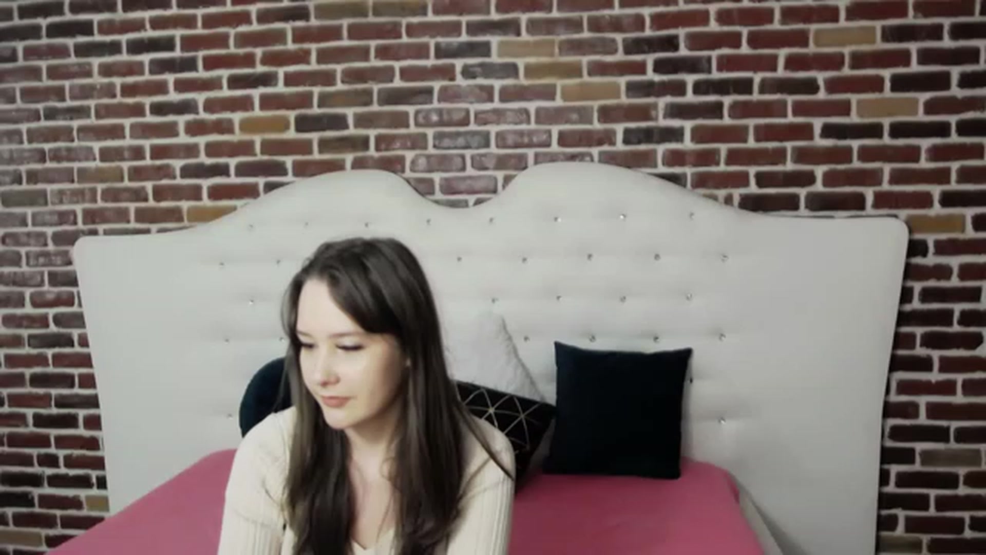 Gallery image thumbnail from Radiance's myfreecams stream on, 02/22/2023, 17:41 image 11 of 20