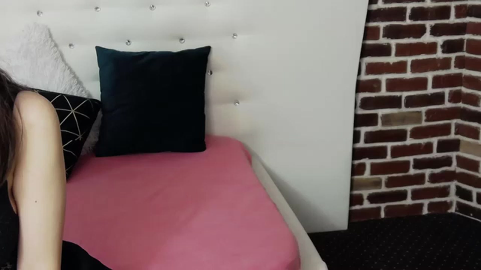 Gallery image thumbnail from Radiance's myfreecams stream on, 02/22/2023, 17:41 image 17 of 20