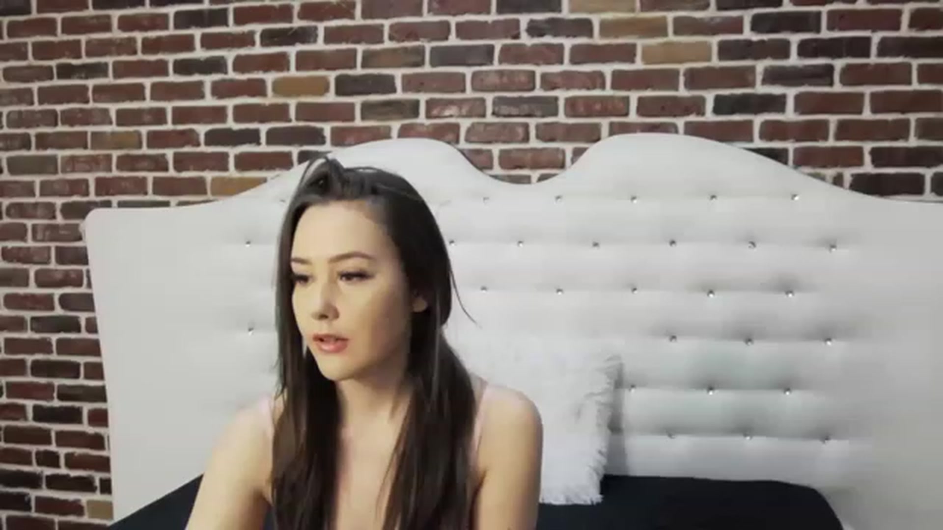 Gallery image thumbnail from Radiance's myfreecams stream on, 03/03/2023, 17:07 image 11 of 20