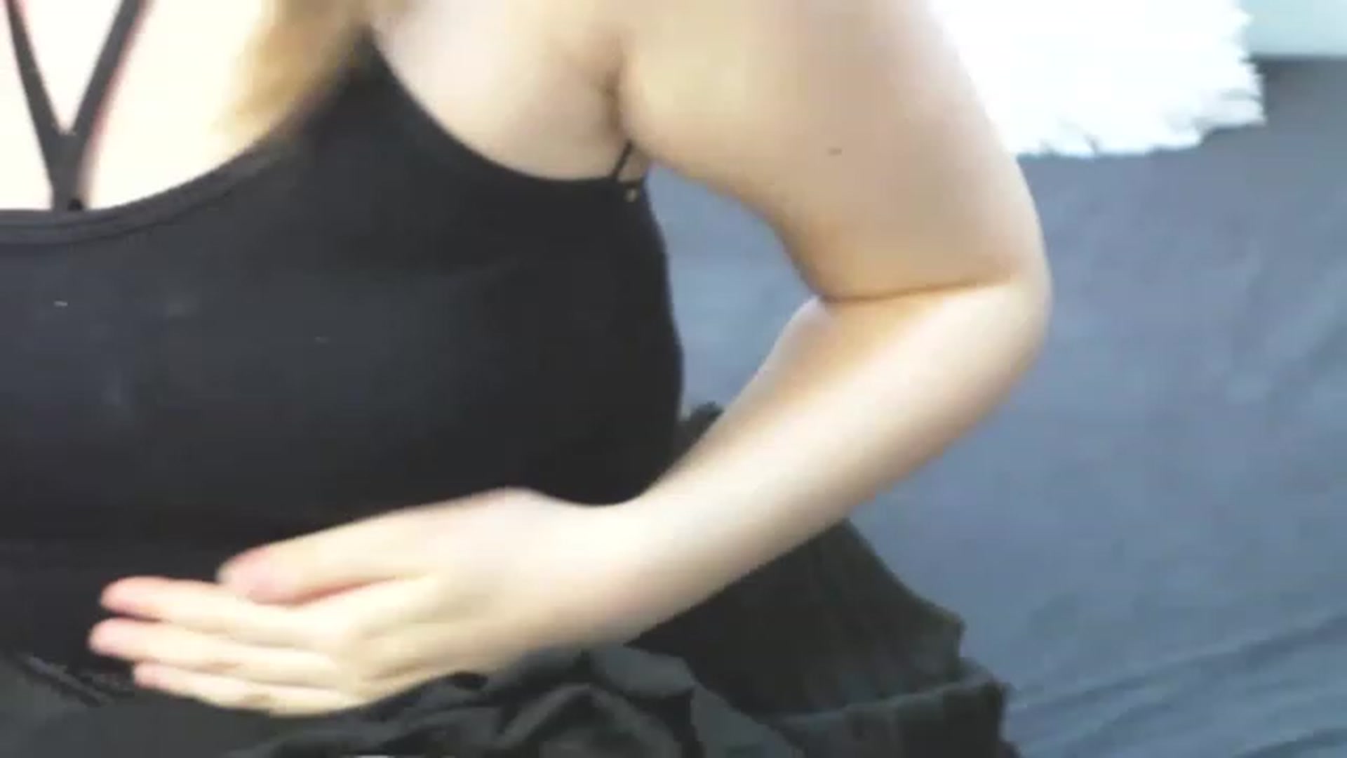 Gallery image thumbnail from Radiance's myfreecams stream on, 03/07/2023, 16:10 image 5 of 20