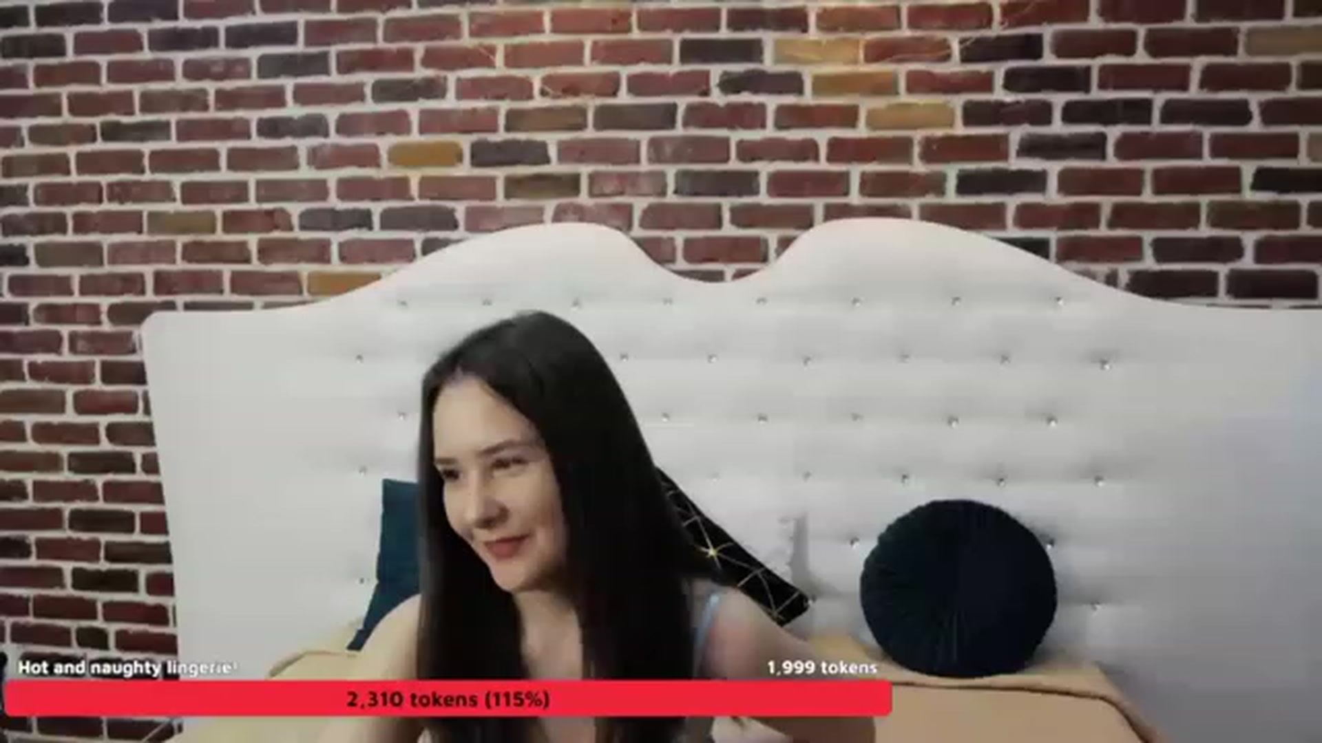 Gallery image thumbnail from Radiance's myfreecams stream on, 03/15/2023, 14:52 image 15 of 20