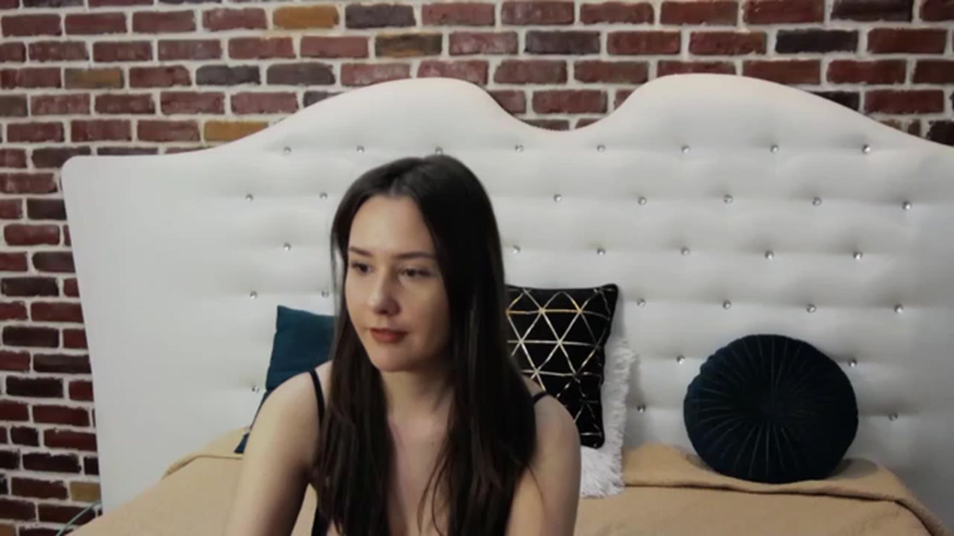Gallery image thumbnail from Radiance's myfreecams stream on, 03/15/2023, 18:59 image 15 of 20