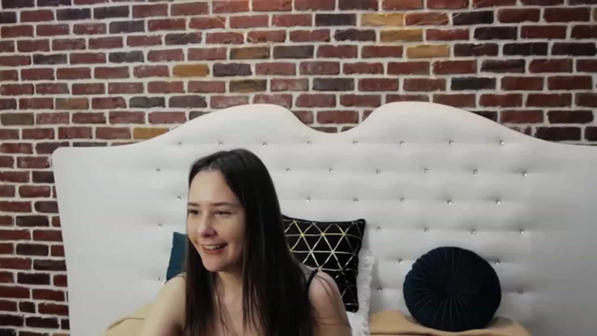 Gallery image thumbnail from Radiance's myfreecams stream on, 03/15/2023, 20:13 image 19 of 20
