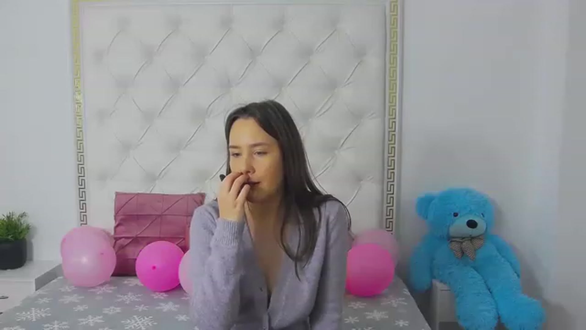 Gallery image thumbnail from Radiance's myfreecams stream on, 03/16/2023, 15:49 image 20 of 20