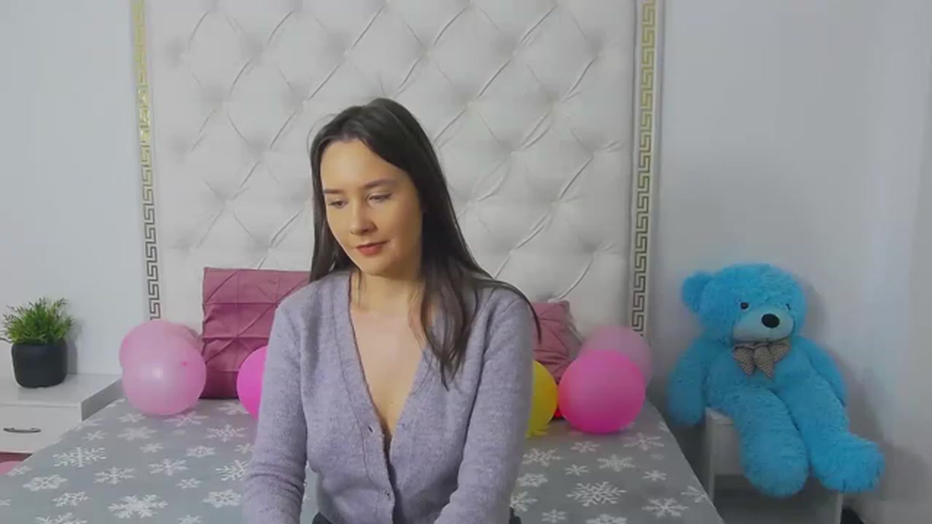 Gallery image thumbnail from Radiance's myfreecams stream on, 03/16/2023, 15:49 image 19 of 20