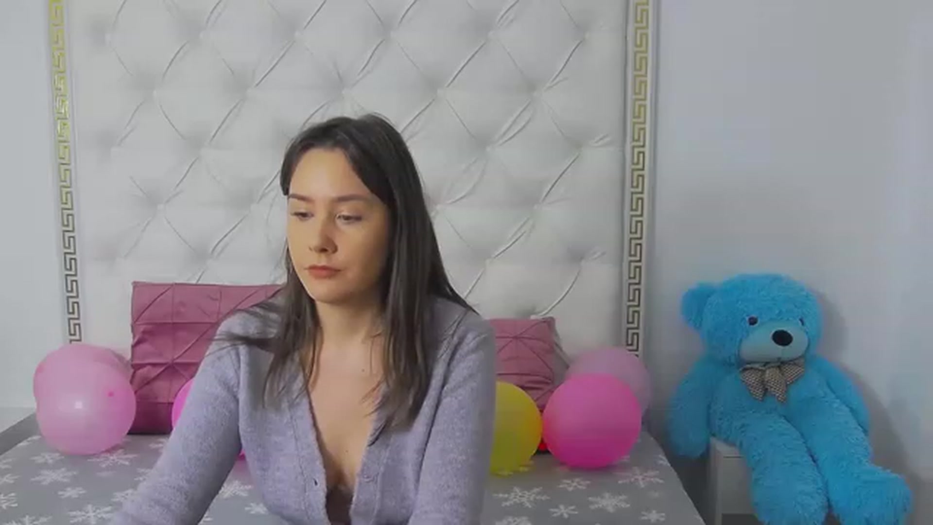 Gallery image thumbnail from Radiance's myfreecams stream on, 03/16/2023, 15:49 image 9 of 20