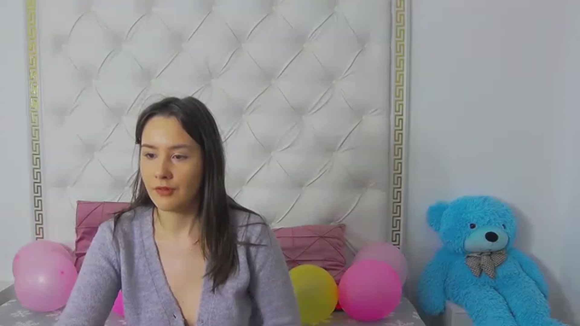 Gallery image thumbnail from Radiance's myfreecams stream on, 03/16/2023, 15:49 image 13 of 20