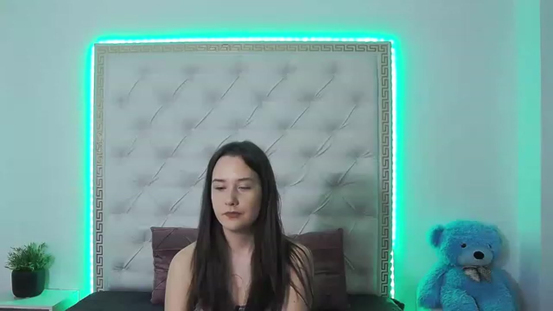 Gallery image thumbnail from Radiance's myfreecams stream on, 03/17/2023, 17:59 image 19 of 20