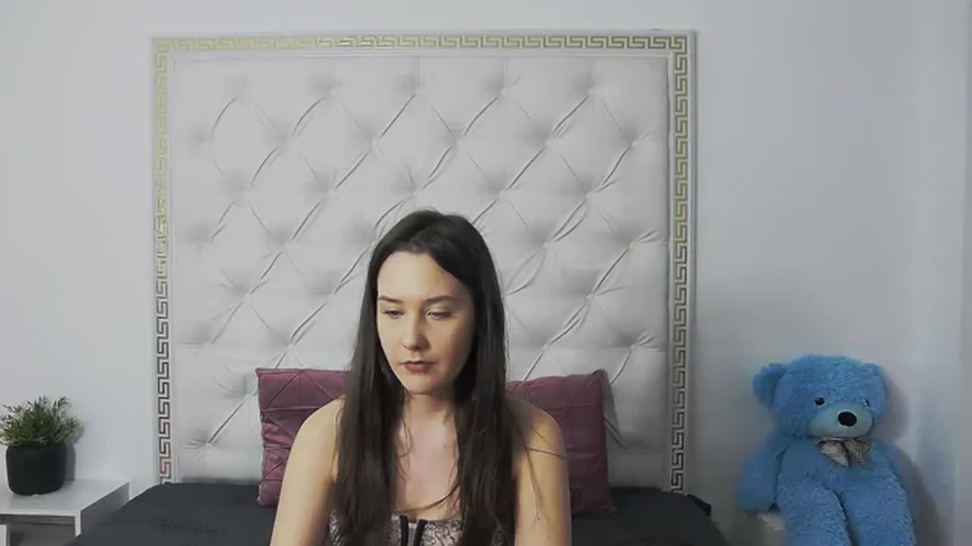 Gallery image thumbnail from Radiance's myfreecams stream on, 03/17/2023, 19:58 image 4 of 20