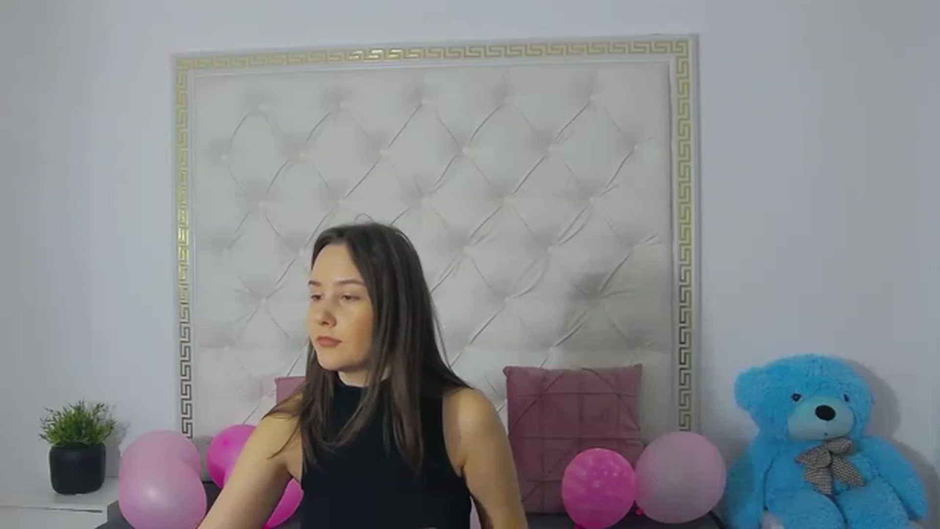 Gallery image thumbnail from Radiance's myfreecams stream on, 03/20/2023, 15:48 image 19 of 20
