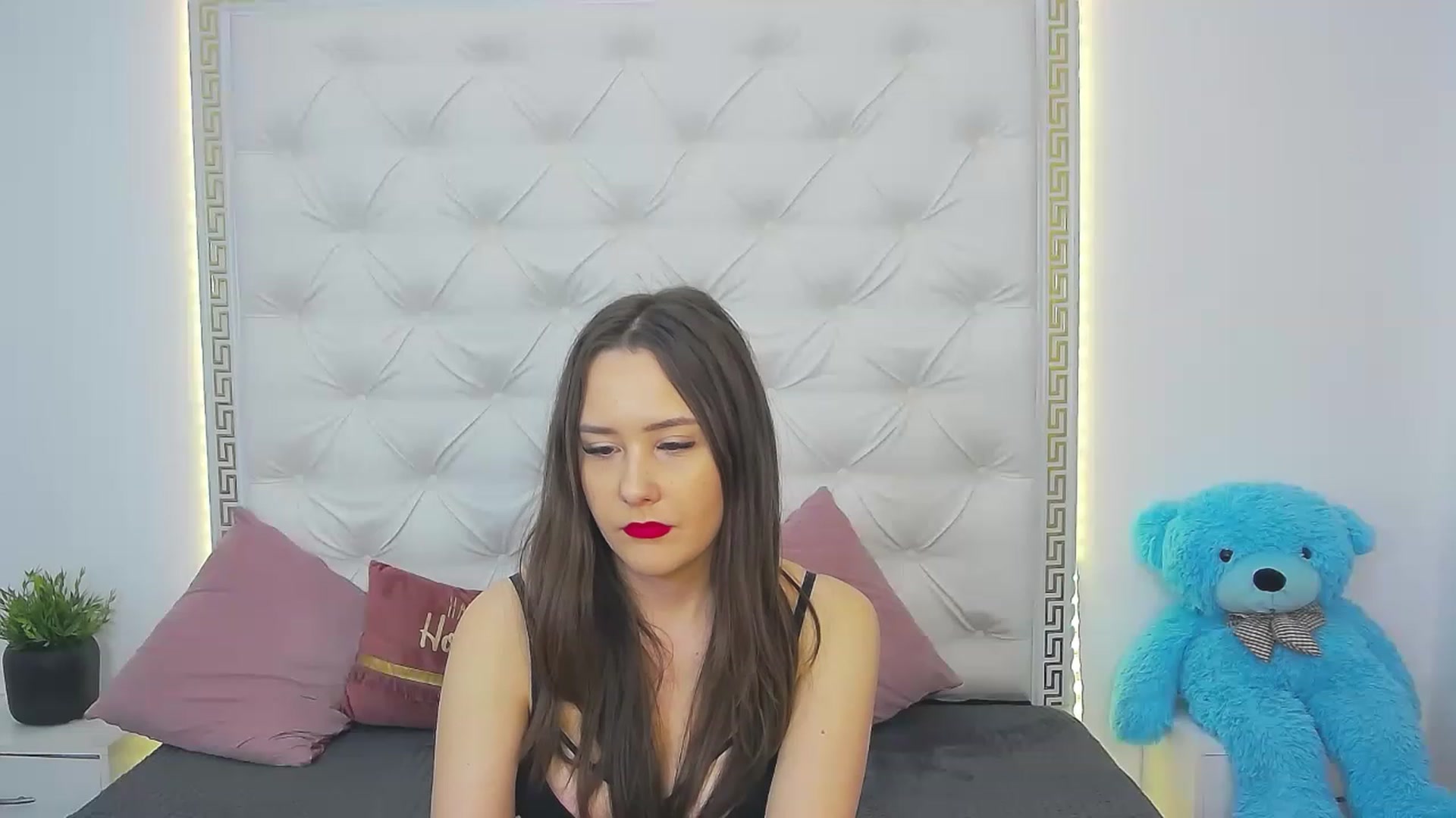 Gallery image thumbnail from Radiance's myfreecams stream on, 03/30/2023, 16:35 image 12 of 20