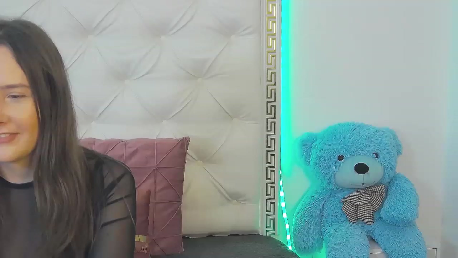 Gallery image thumbnail from Radiance's myfreecams stream on, 04/07/2023, 17:47 image 4 of 20