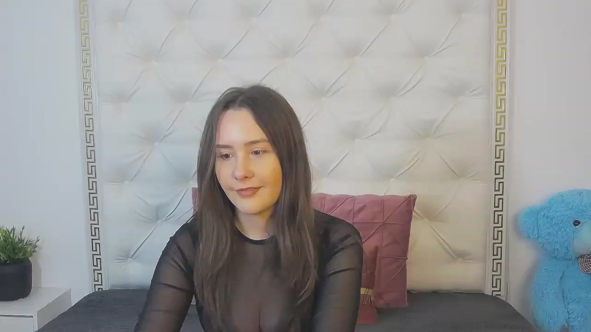 Gallery image thumbnail from Radiance's myfreecams stream on, 04/07/2023, 19:00 image 11 of 20