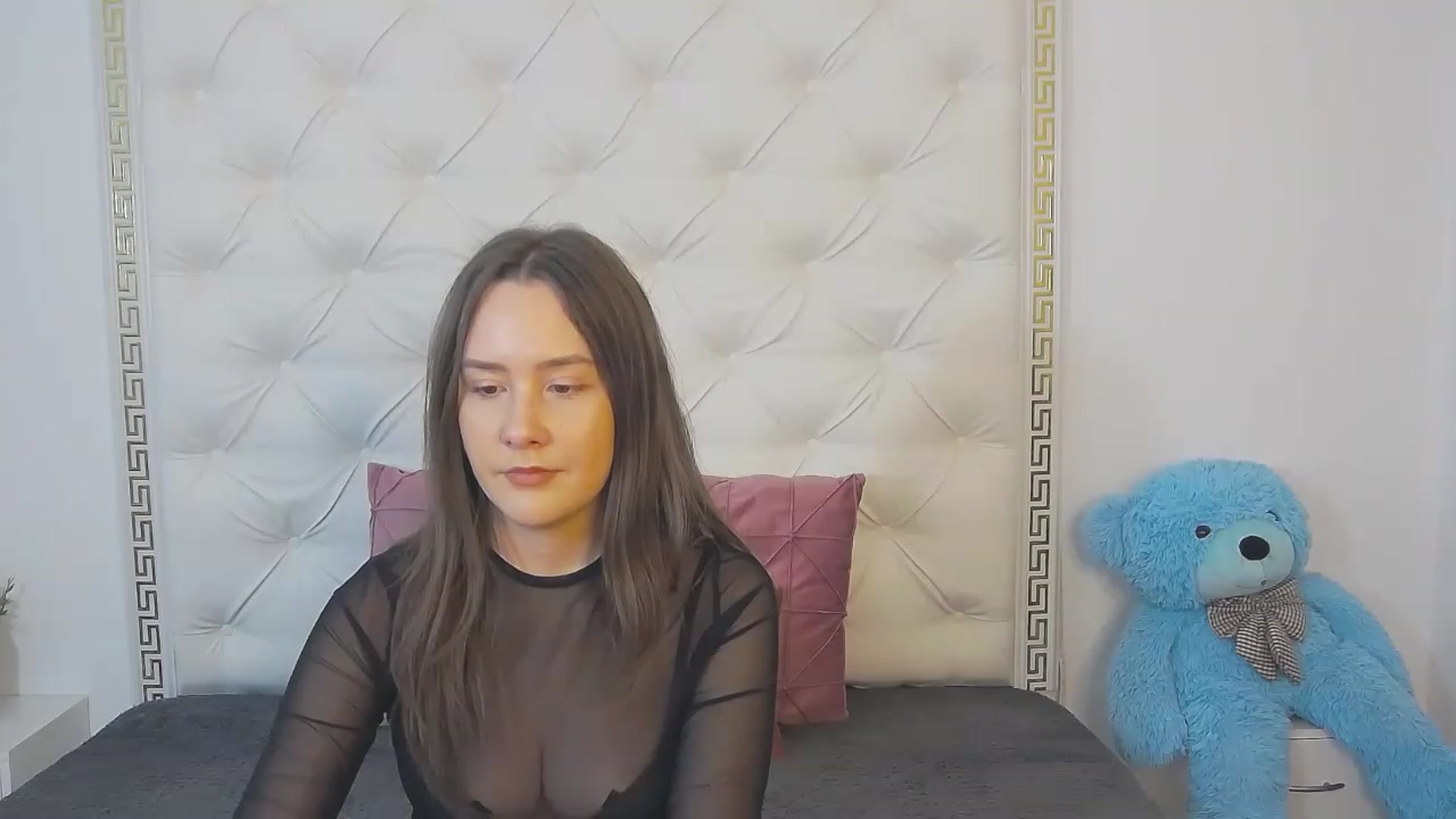 Gallery image thumbnail from Radiance's myfreecams stream on, 04/07/2023, 19:00 image 7 of 20