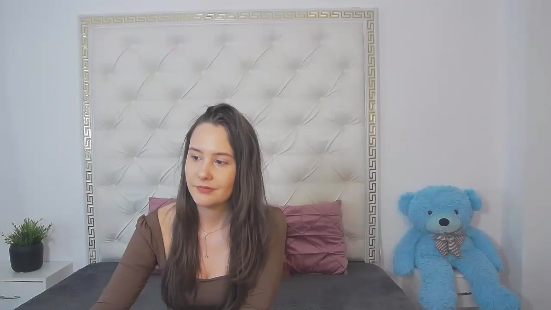 Gallery image thumbnail from Radiance's myfreecams stream on, 04/17/2023, 14:48 image 9 of 20
