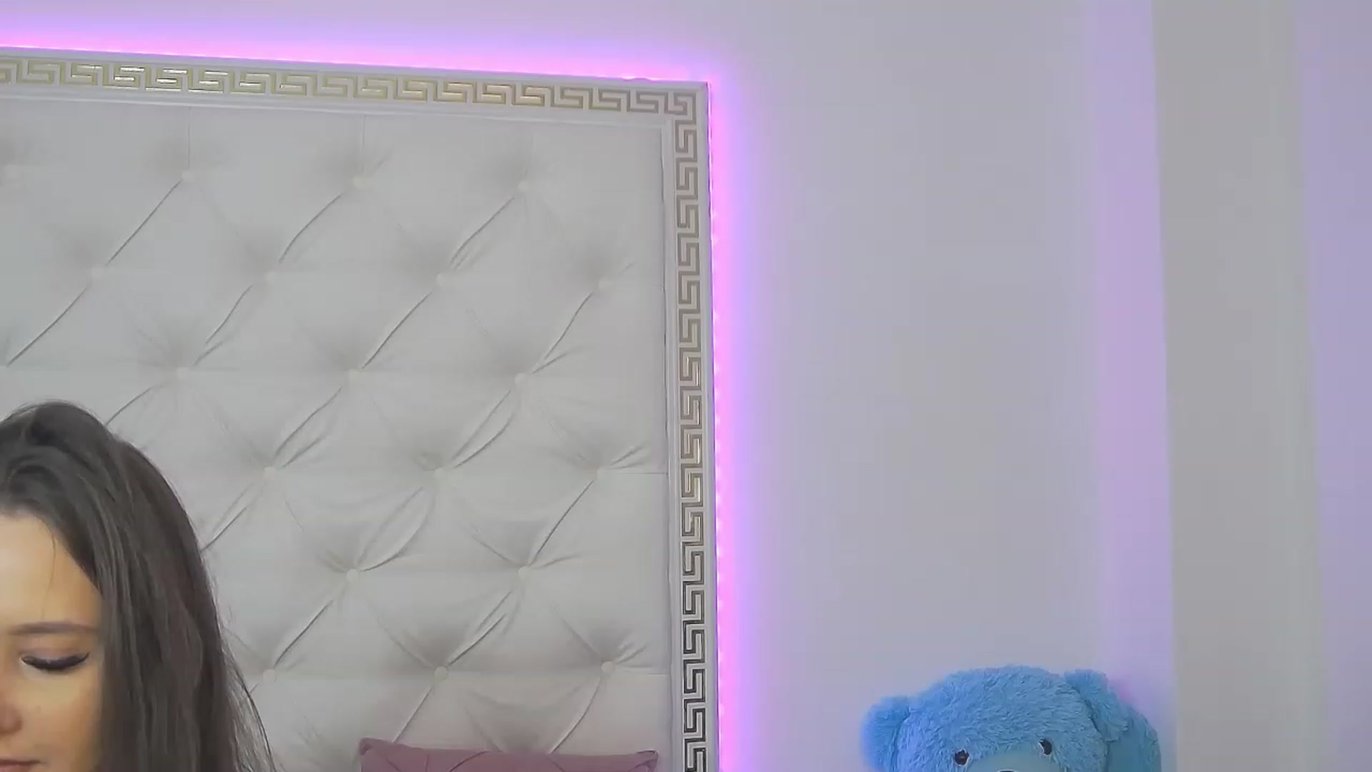 Gallery image thumbnail from Radiance's myfreecams stream on, 04/18/2023, 17:30 image 6 of 20