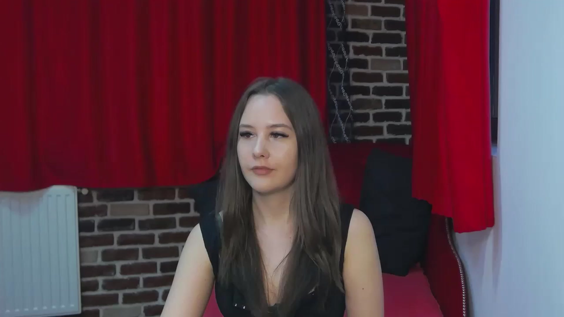 Gallery image thumbnail from Radiance's myfreecams stream on, 04/19/2023, 14:43 image 15 of 20