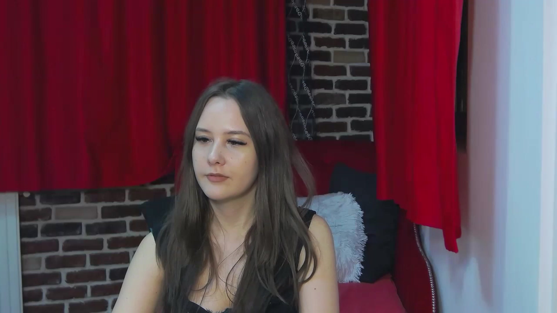 Gallery image thumbnail from Radiance's myfreecams stream on, 04/19/2023, 19:37 image 10 of 20