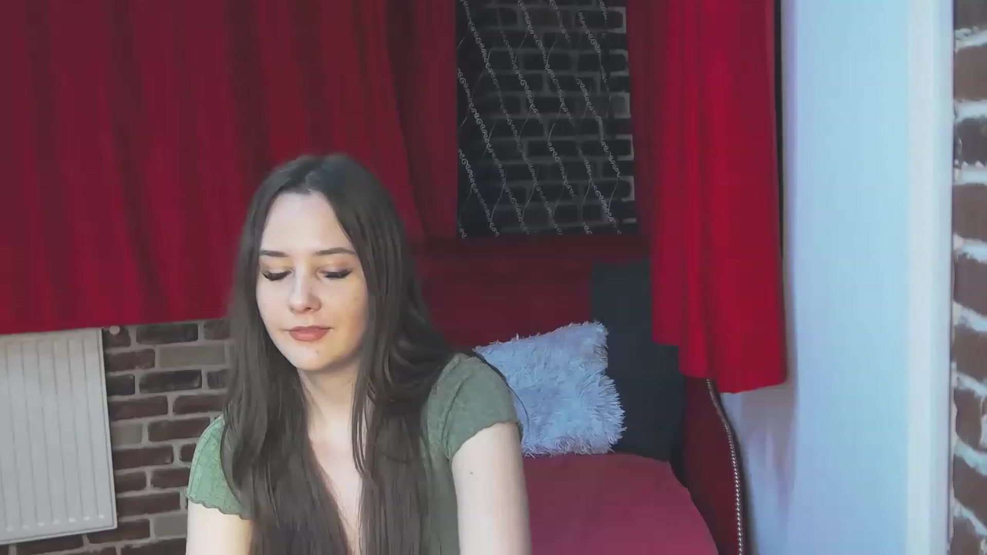Gallery image thumbnail from Radiance's myfreecams stream on, 05/01/2023, 18:04 image 18 of 20