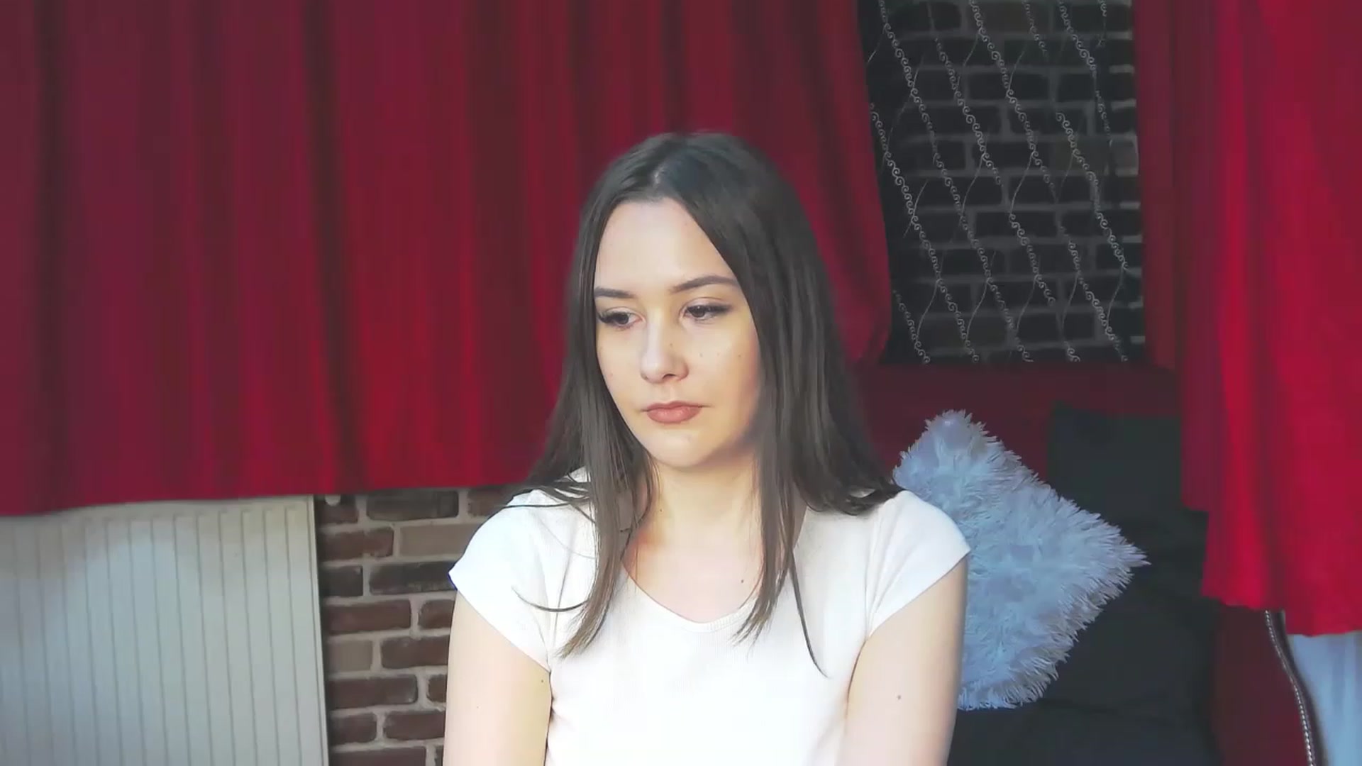 Gallery image thumbnail from Radiance's myfreecams stream on, 05/02/2023, 19:11 image 7 of 20
