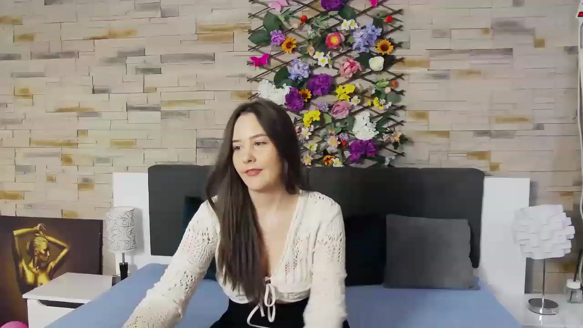 Gallery image thumbnail from Radiance's myfreecams stream on, 05/08/2023, 13:47 image 2 of 20