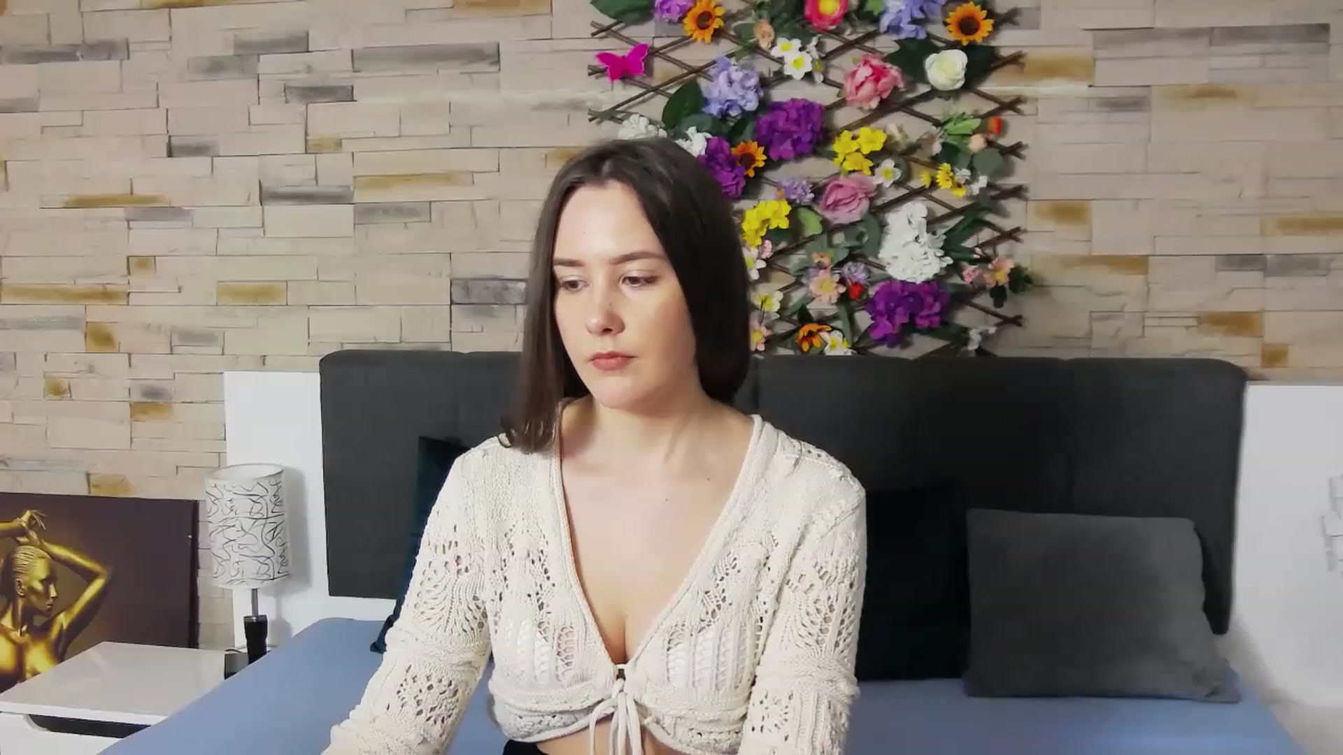 Gallery image thumbnail from Radiance's myfreecams stream on, 05/08/2023, 19:11 image 1 of 20