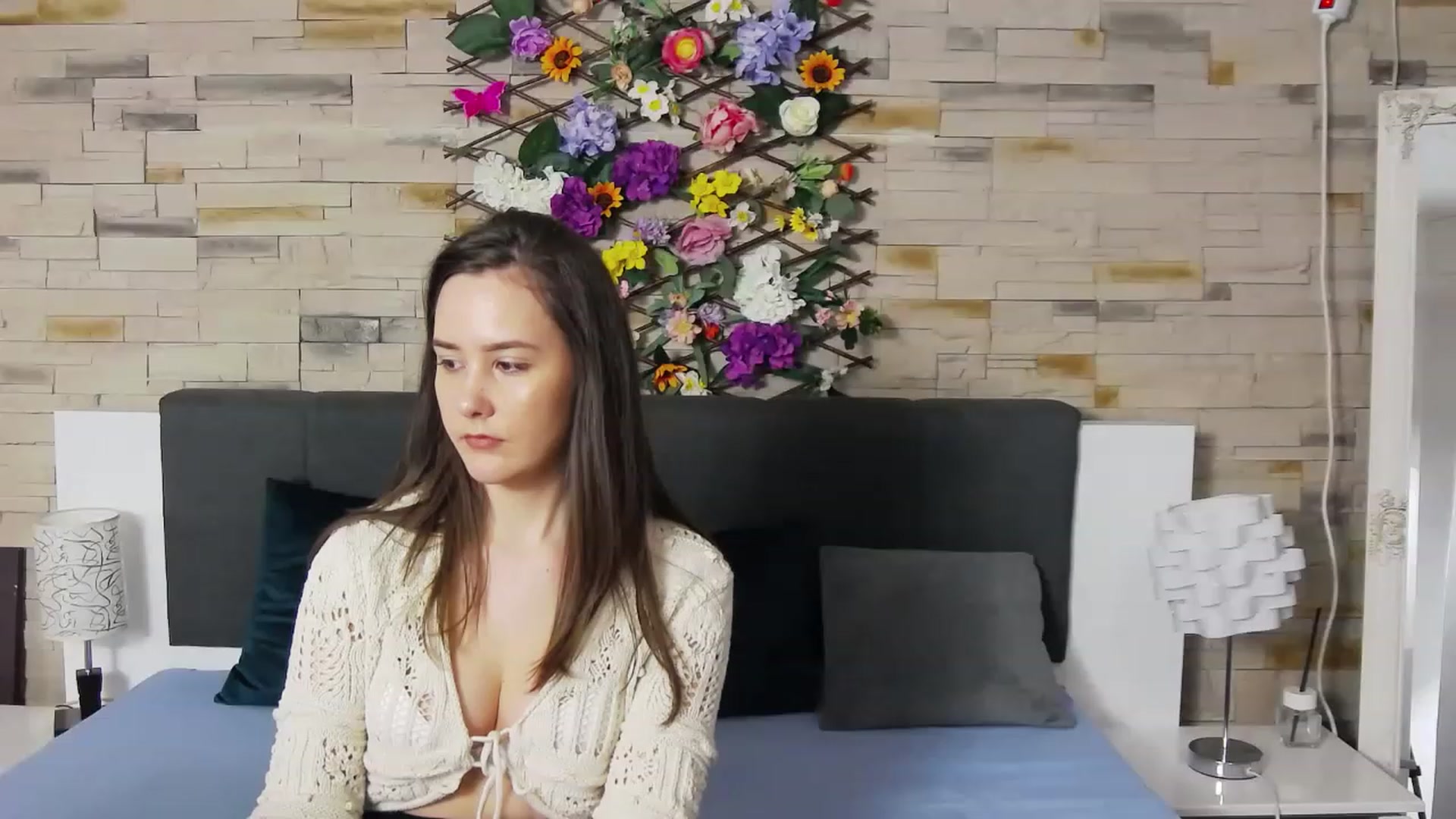 Gallery image thumbnail from Radiance's myfreecams stream on, 05/08/2023, 19:11 image 16 of 20