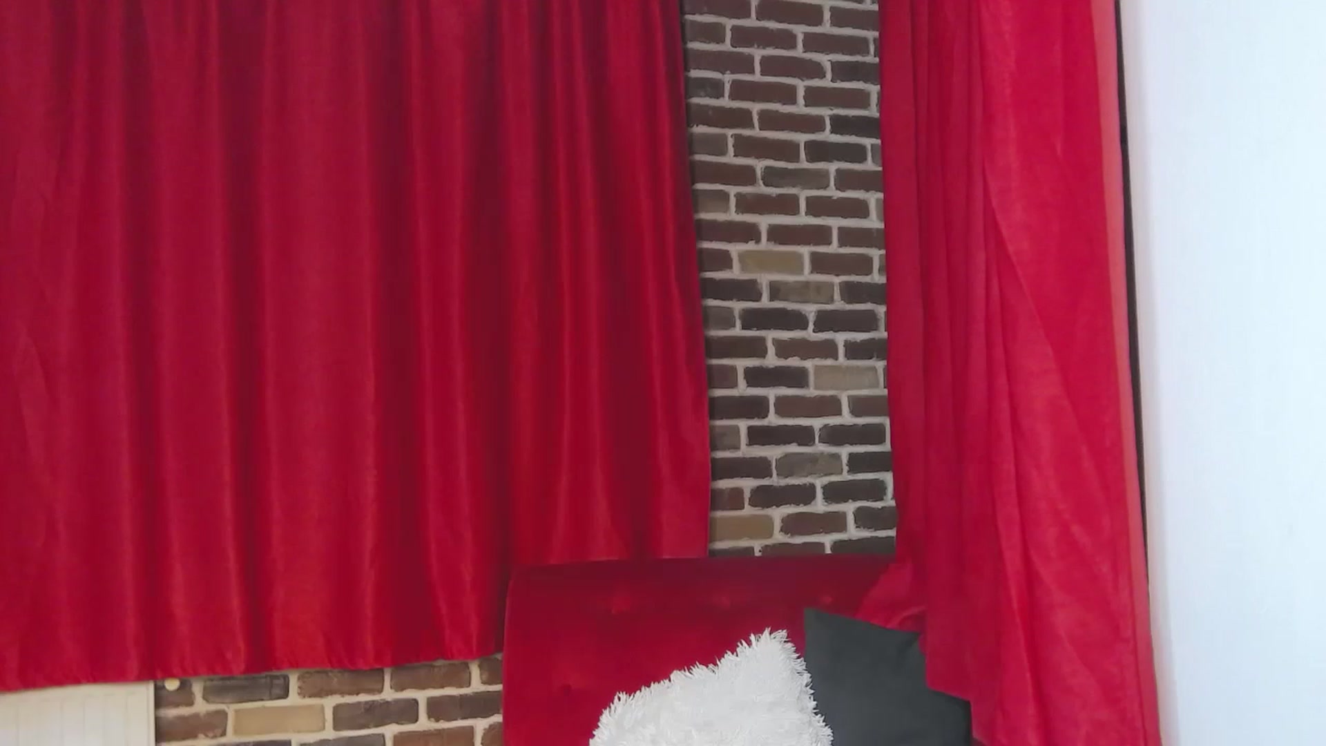 Gallery image thumbnail from Radiance's myfreecams stream on, 05/12/2023, 18:22 image 15 of 20