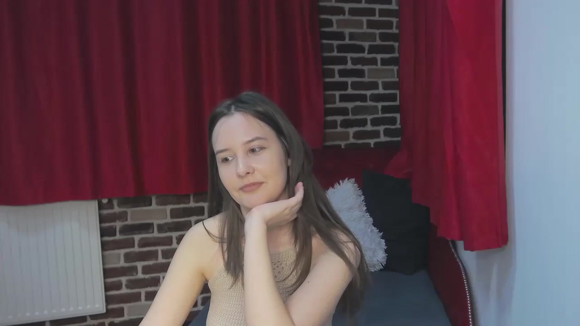 Gallery image thumbnail from Radiance's myfreecams stream on, 05/12/2023, 18:22 image 7 of 20