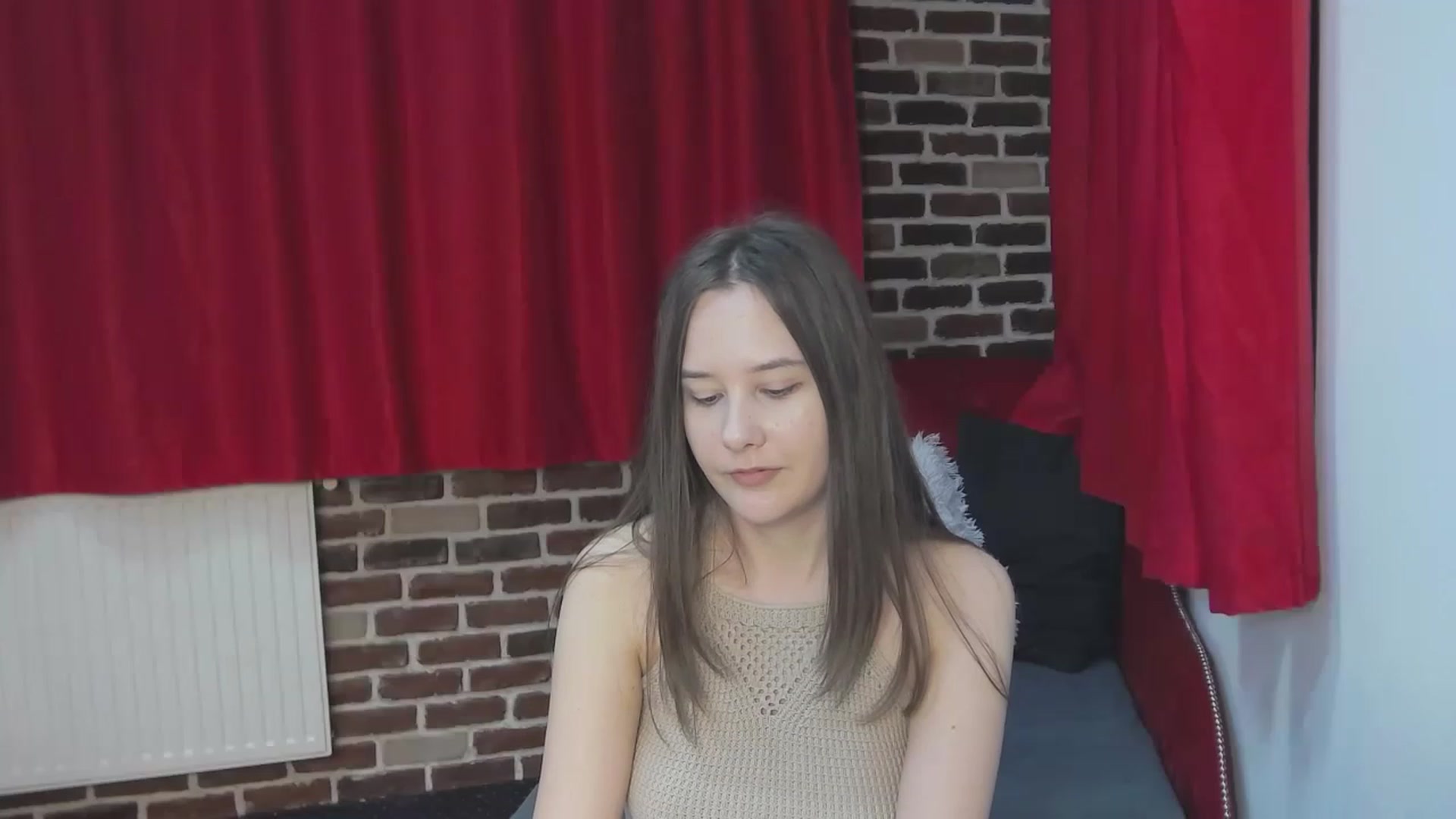 Gallery image thumbnail from Radiance's myfreecams stream on, 05/12/2023, 19:34 image 6 of 20