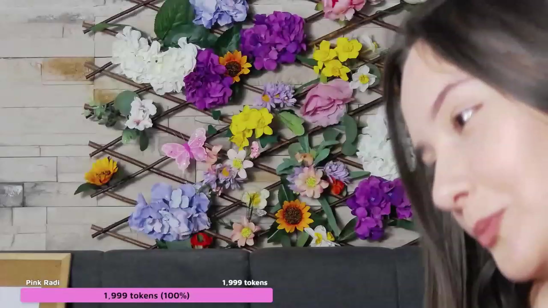 Gallery image thumbnail from Radiance's myfreecams stream on, 05/14/2023, 17:40 image 11 of 20