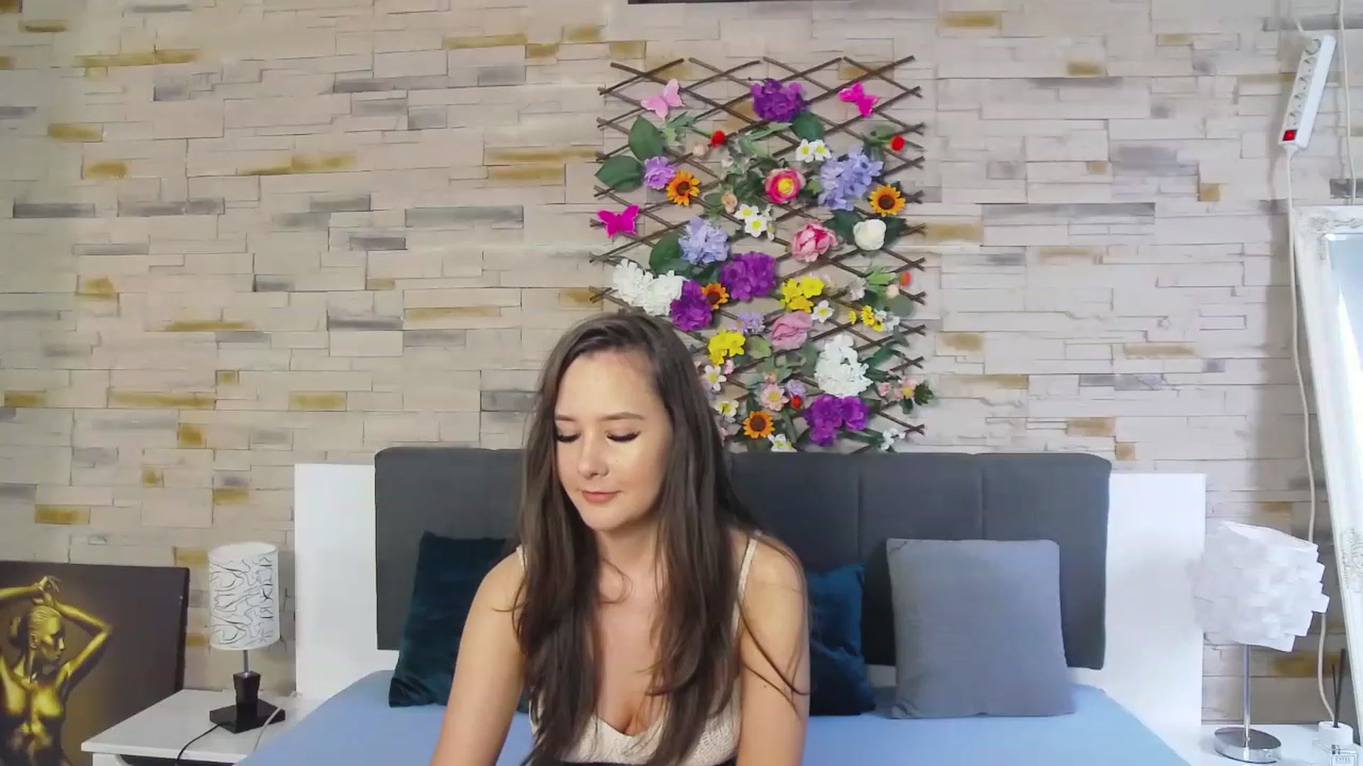 Gallery image thumbnail from Radiance's myfreecams stream on, 05/17/2023, 13:04 image 13 of 20