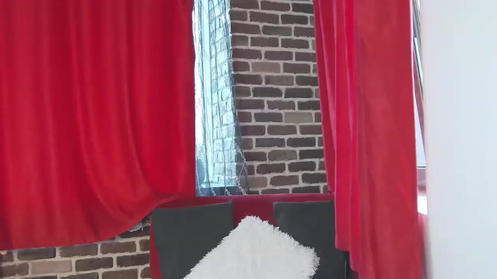 Gallery image thumbnail from Radiance's myfreecams stream on, 05/18/2023, 13:39 image 4 of 20