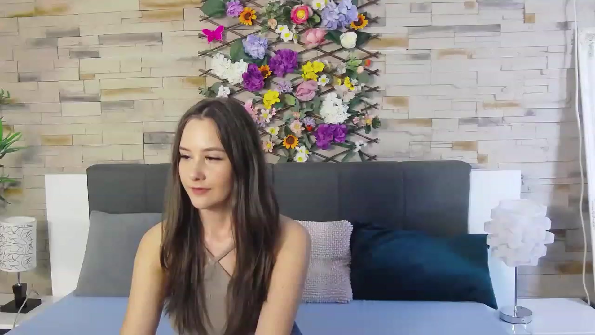 Gallery image thumbnail from Radiance's myfreecams stream on, 05/24/2023, 14:33 image 19 of 20